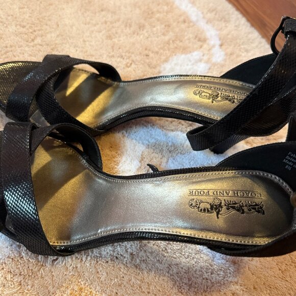 Coach and Four Women's Black Heels - Size 8.5 - Picture 3 of 3
